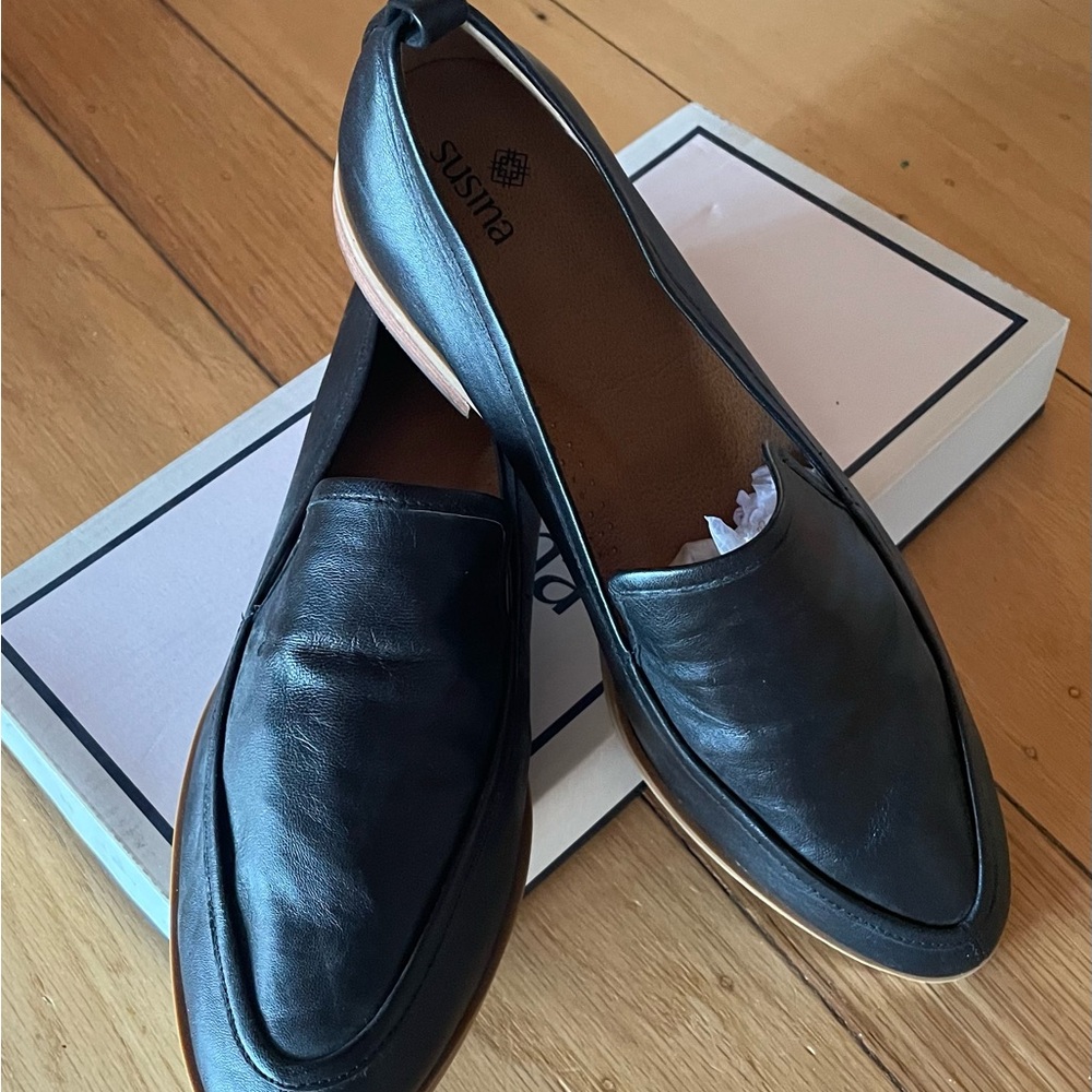 Susina Black Leather Flats Sleek Minimalist Design